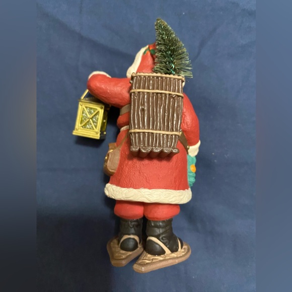 “Set of 3 Vintage Santa Collectible Ornaments” - Picture 11 of 15